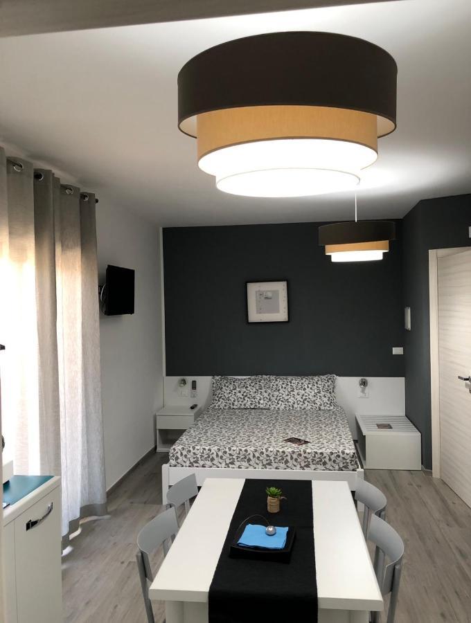 B&B Luxury Apartments Pulsano Exteriör bild